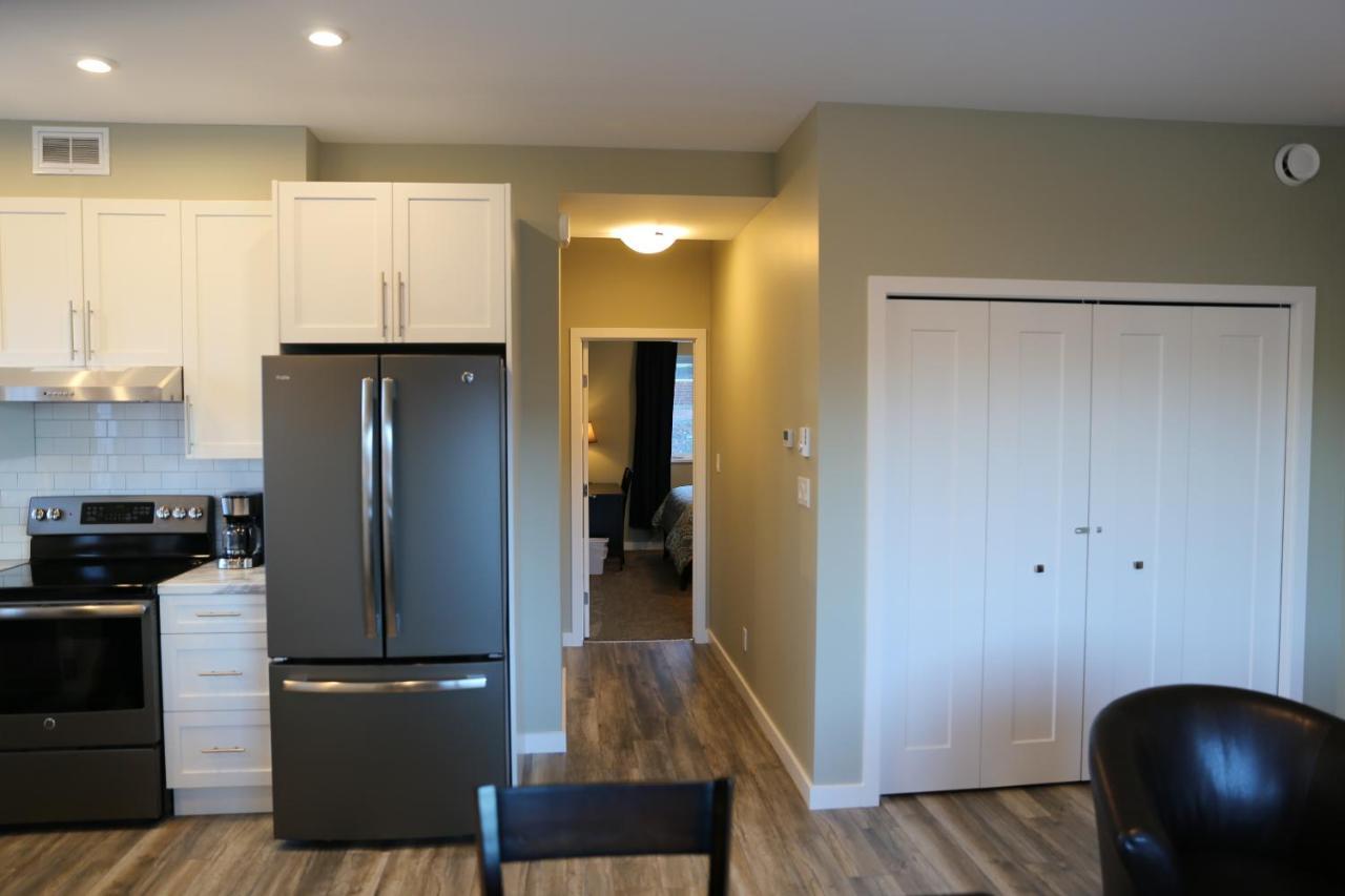 Downtown Whitehorse Deluxe 2 Bedroom Condo מראה חיצוני תמונה