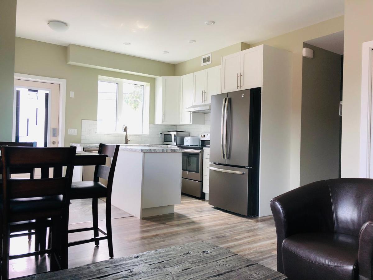 Downtown Whitehorse Deluxe 2 Bedroom Condo מראה חיצוני תמונה