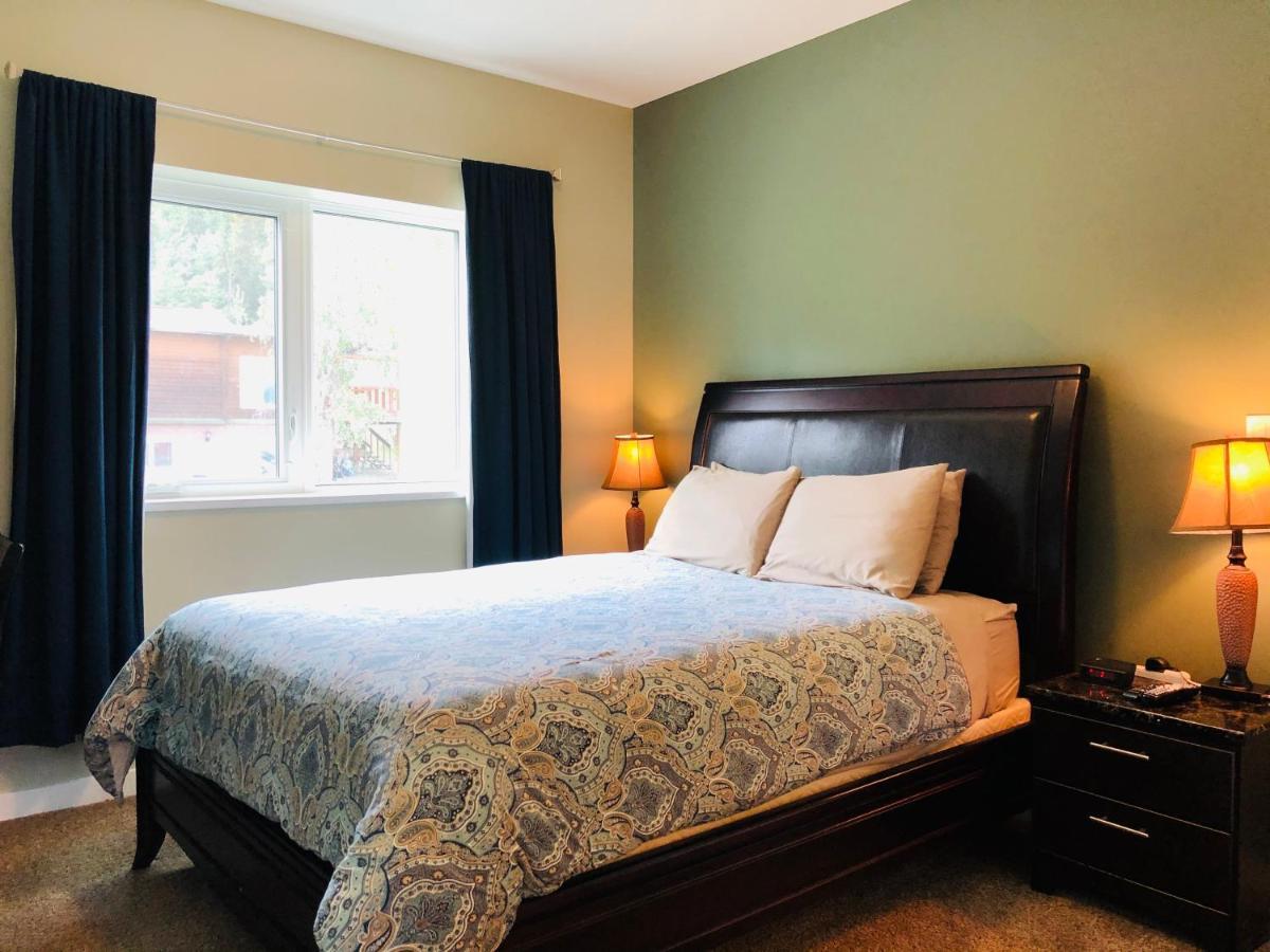 Downtown Whitehorse Deluxe 2 Bedroom Condo מראה חיצוני תמונה