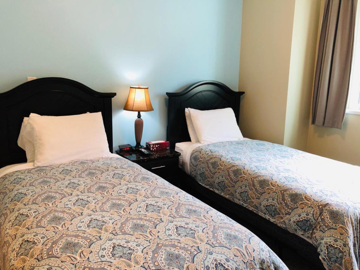 Downtown Whitehorse Deluxe 2 Bedroom Condo מראה חיצוני תמונה